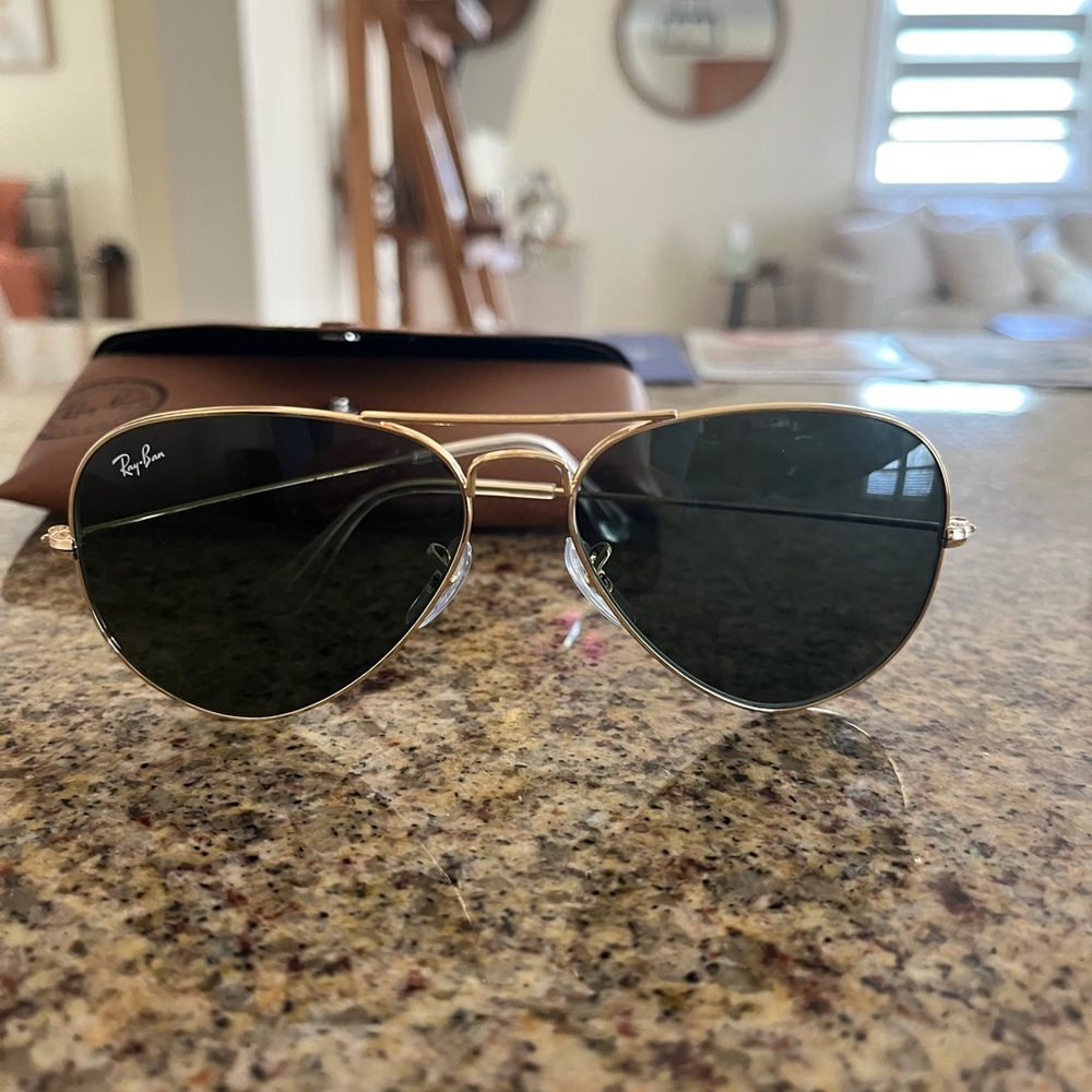 NEW Ray-Ban Gold Frame Sunglasses with Dark Green Lenses